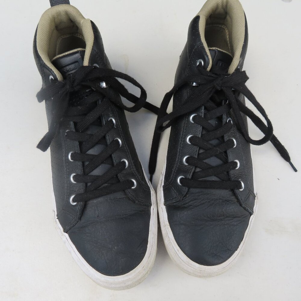 Unisex Converse All Star Leather Mid Sneakers